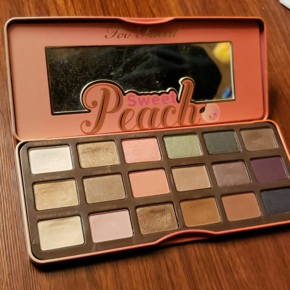 Too Faced Sweet Peach Palette - Picture 4 of 4